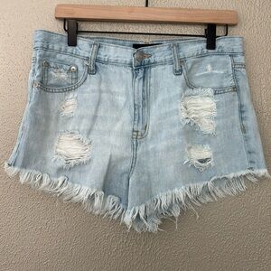 Aero women’s shorts mom short high waisted light wash distressed size 8